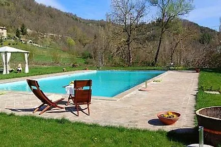 Carpini Sleeps 2 Pool Wifi 公寓